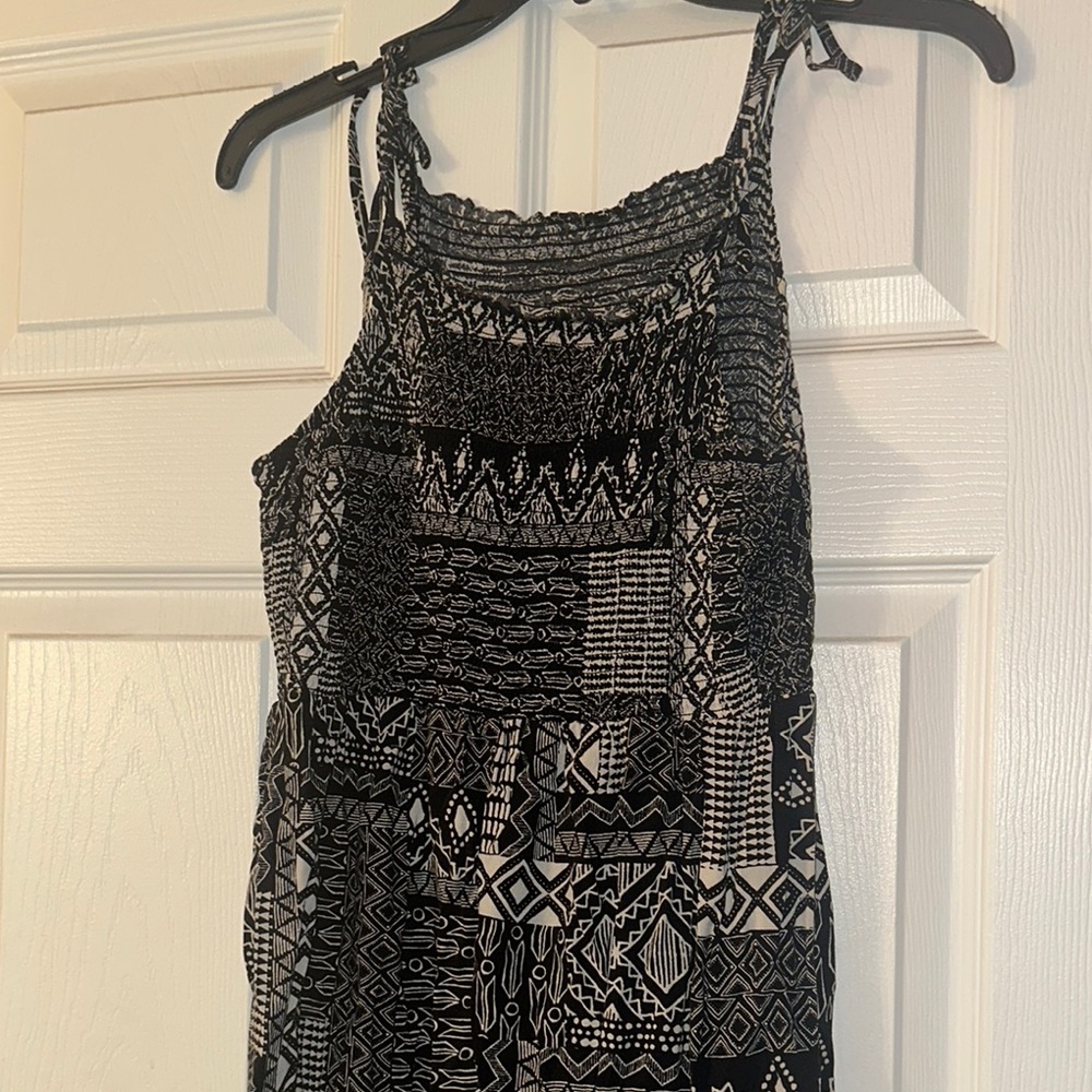Black and White Patterned Women's Top